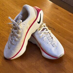 Nike Motiva Road Runner Walking Shoe - size 9 - Like new